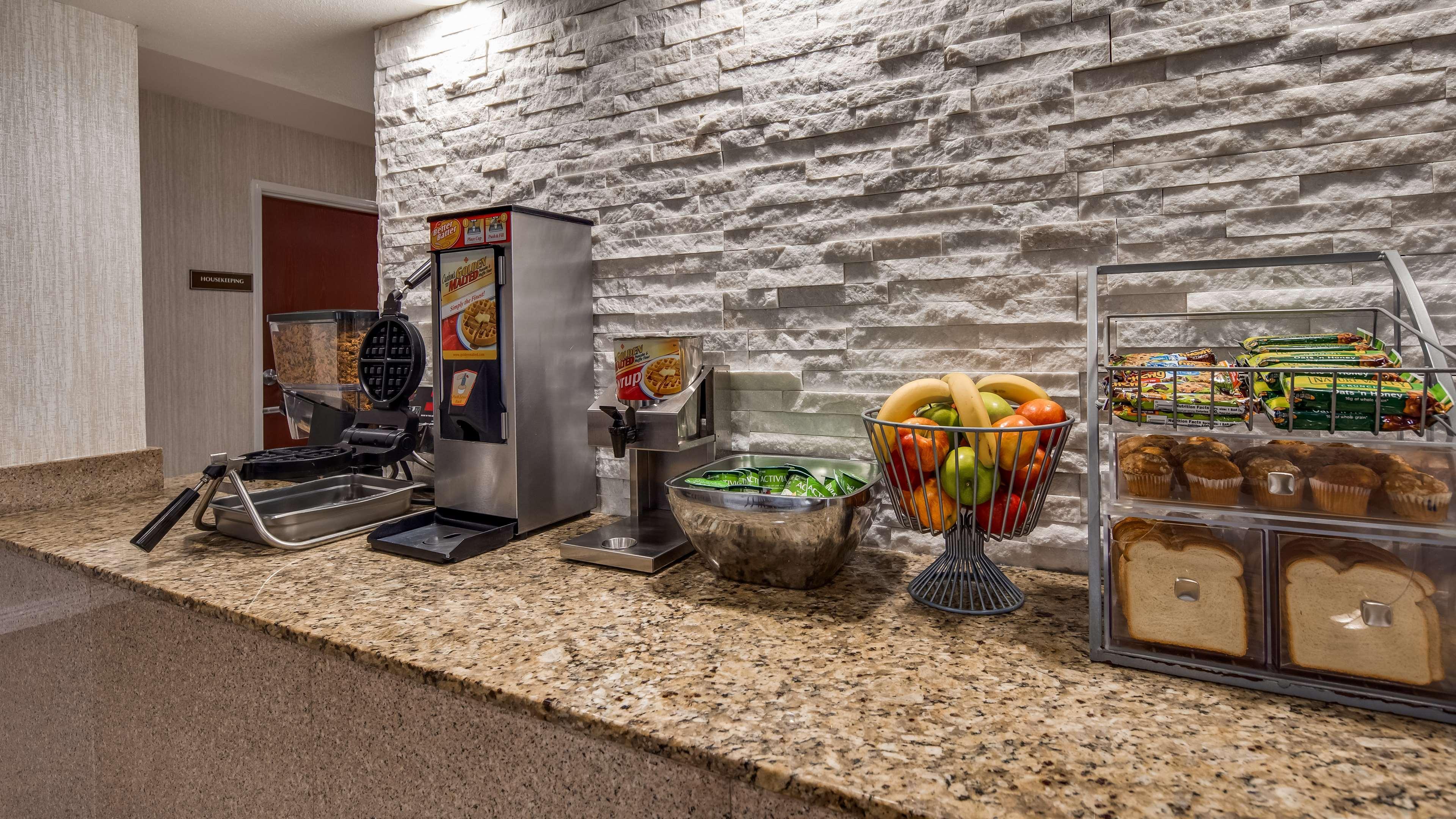 Surestay Hotel By Best Western Alexandria Airport מראה חיצוני תמונה
